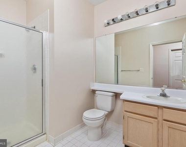 1705 Lake Shore Crest Drive - Photo Thumbnail 10