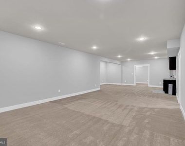 2233 N Underwood Street - Photo Thumbnail 44