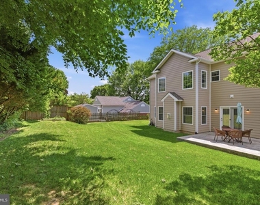 2233 N Underwood Street - Photo Thumbnail 55
