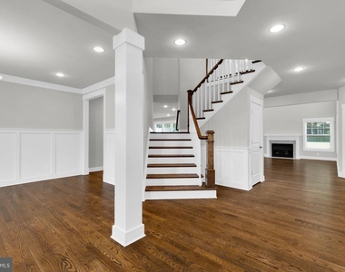 2233 N Underwood Street - Photo Thumbnail 6