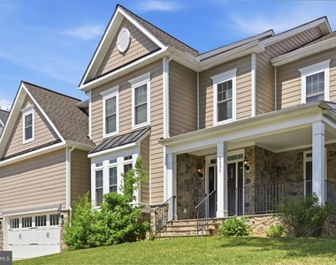 2233 N Underwood Street - Photo Thumbnail 3
