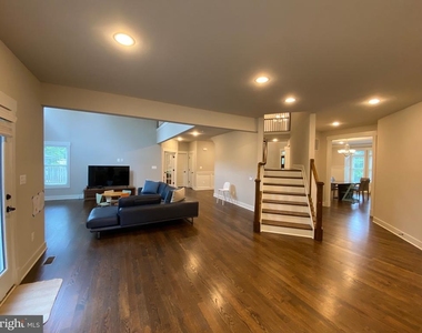2233 N Underwood Street - Photo Thumbnail 22