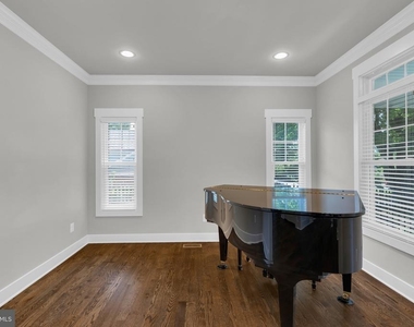 2233 N Underwood Street - Photo Thumbnail 23