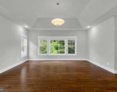 2233 N Underwood Street - Photo Thumbnail 28