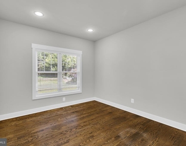 2233 N Underwood Street - Photo Thumbnail 20