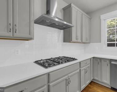 2233 N Underwood Street - Photo Thumbnail 16