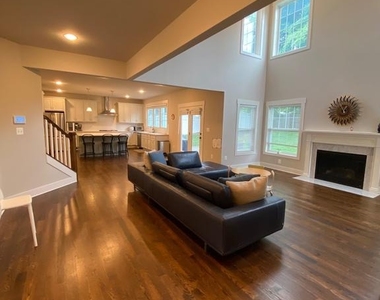 2233 N Underwood Street - Photo Thumbnail 16