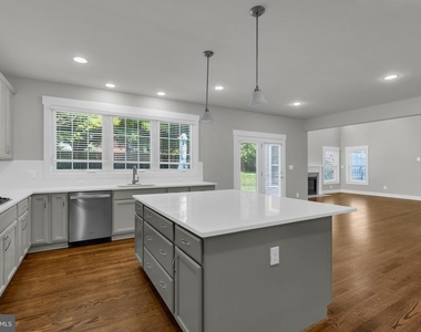 2233 N Underwood Street - Photo Thumbnail 19