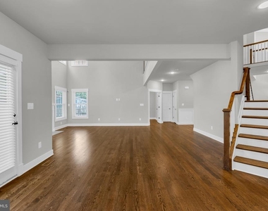 2233 N Underwood Street - Photo Thumbnail 11