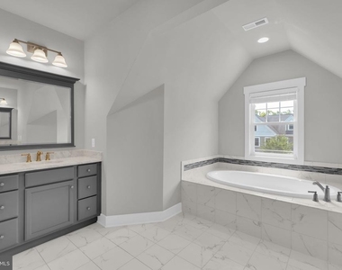 2233 N Underwood Street - Photo Thumbnail 32