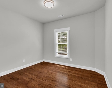 2233 N Underwood Street - Photo Thumbnail 37