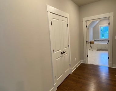2233 N Underwood Street - Photo Thumbnail 28
