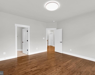 2233 N Underwood Street - Photo Thumbnail 35