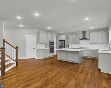 2233 N Underwood Street - Photo Thumbnail 14