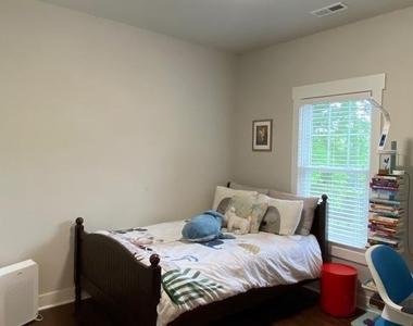 2233 N Underwood Street - Photo Thumbnail 46