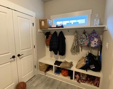 2233 N Underwood Street - Photo Thumbnail 49