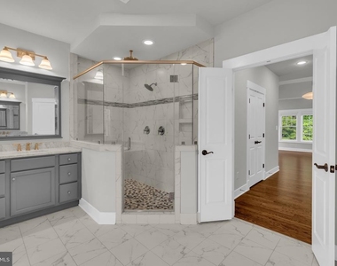2233 N Underwood Street - Photo Thumbnail 31