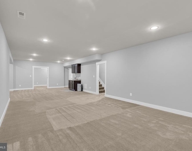 2233 N Underwood Street - Photo Thumbnail 43