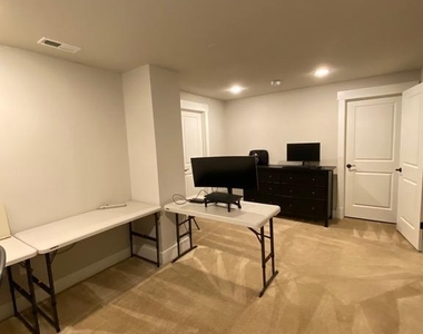 2233 N Underwood Street - Photo Thumbnail 53