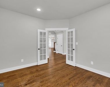 2233 N Underwood Street - Photo Thumbnail 21