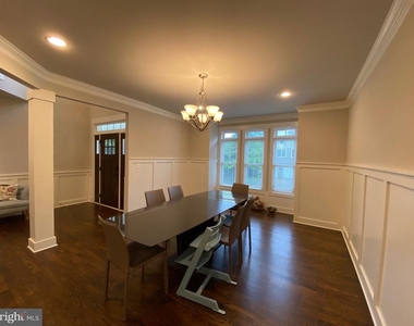 2233 N Underwood Street - Photo Thumbnail 20