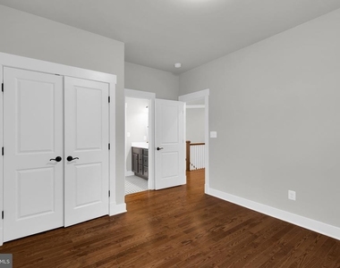 2233 N Underwood Street - Photo Thumbnail 41