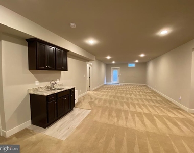 2233 N Underwood Street - Photo Thumbnail 50