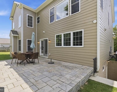 2233 N Underwood Street - Photo Thumbnail 56