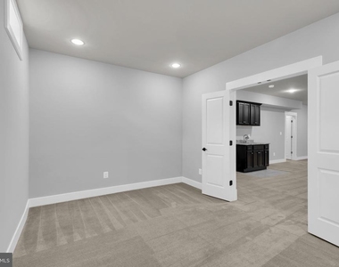 2233 N Underwood Street - Photo Thumbnail 48