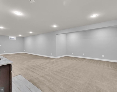 2233 N Underwood Street - Photo Thumbnail 46