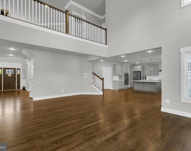 2233 N Underwood Street - Photo Thumbnail 10