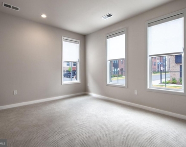 1770 Violet Ridge Place - Photo Thumbnail 7