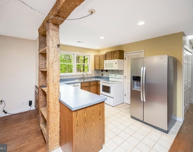 130 Springwood Drive - Photo Thumbnail 15