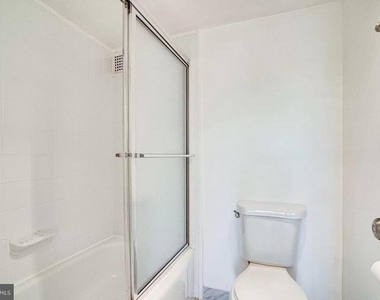 1225 Martha Custis Drive - Photo Thumbnail 4