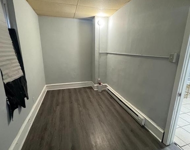 1521 Wakeling Street - Photo Thumbnail 3