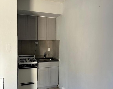 1521 Wakeling Street - Photo Thumbnail 1