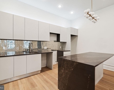 1822 Chestnut Street - Photo Thumbnail 3