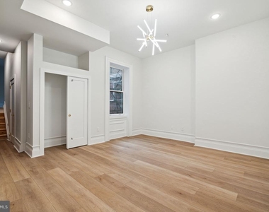 1822 Chestnut Street - Photo Thumbnail 13