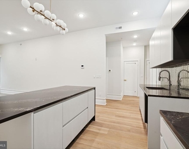 1822 Chestnut Street - Photo Thumbnail 4