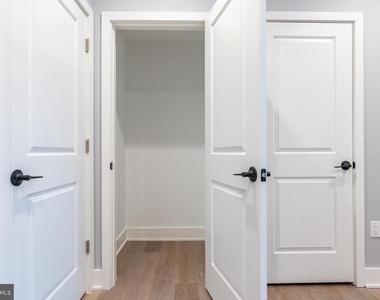 2821 Livingston Street - Photo Thumbnail 18
