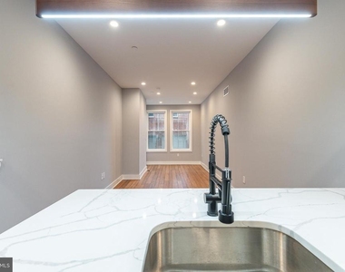 2821 Livingston Street - Photo Thumbnail 4