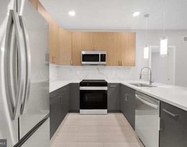 1111 S 24th Street - Photo Thumbnail 4