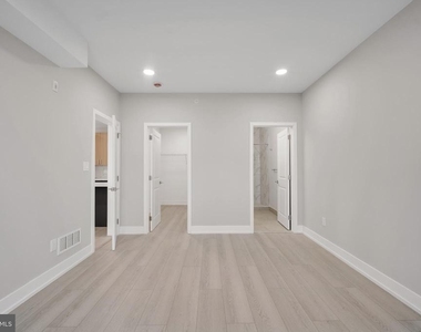 1111 S 24th Street - Photo Thumbnail 2