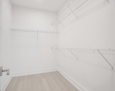 1111 S 24th Street - Photo Thumbnail 3