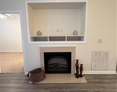 635 Marshtree Lane - Photo Thumbnail 4