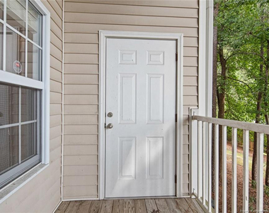 635 Marshtree Lane - Photo Thumbnail 10