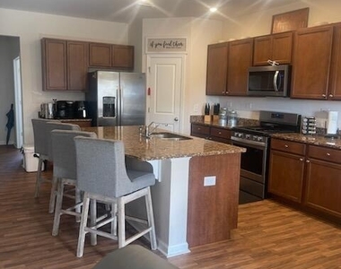 4704 Winnipesaukee Lane - Photo Thumbnail 4