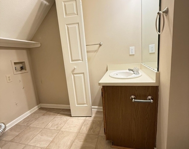 120 Greenmont Lane - Photo Thumbnail 9