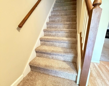 120 Greenmont Lane - Photo Thumbnail 10