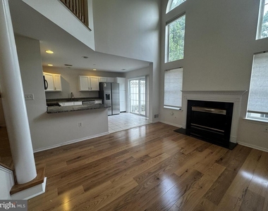 102 Wellington Park Drive Drive - Photo Thumbnail 10